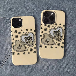 VILZSTUDIOS Cat heart locket phone case design