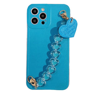 VILZSTUDIOS Stylish heart-link iPhone case for protection and design