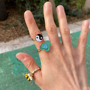 VILZSTUDIOS Yin Yang design spinning ring for anxiety relief