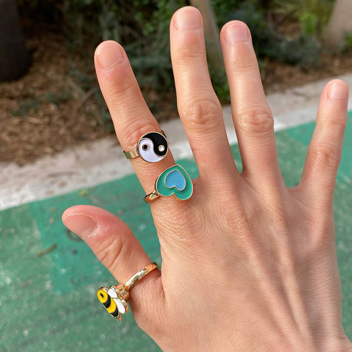 VILZSTUDIOS Yin Yang design spinning ring for anxiety relief