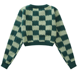 VILZSTUDIOS Cozy checkered crop sweater from VILZSTUDIOS