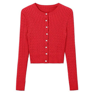 VILZSTUDIOS Chic cable-knit cropped long sleeve top for stylish layering
