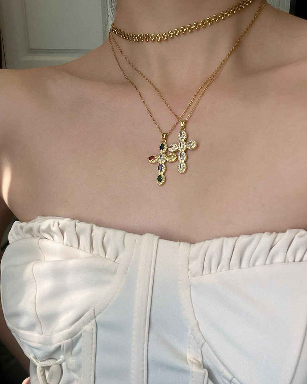VILZSTUDIOS Chic cross pendant necklace with multicolor gemstones