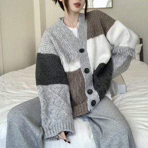 VILZSTUDIOS Chic knit cardigan with fringe design