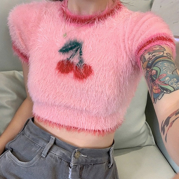 VILZSTUDIOS Chic fuzzy crop top for streetwear fashion
