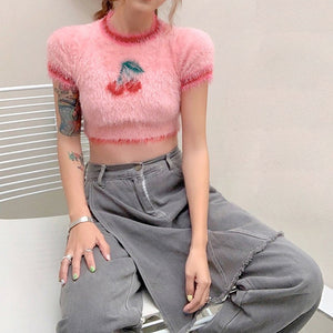 VILZSTUDIOS Chic fuzzy crop top for streetwear fashion