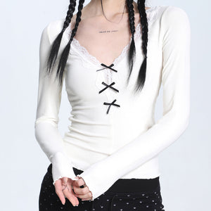 VILZSTUDIOS Stylish lace-trimmed V-neck top for trendy outfits