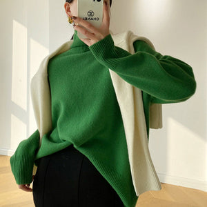 VILZSTUDIOS Chic streamlined fall sweater from VILZSTUDIOS