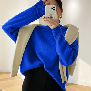VILZSTUDIOS Chic streamlined fall sweater from VILZSTUDIOS
