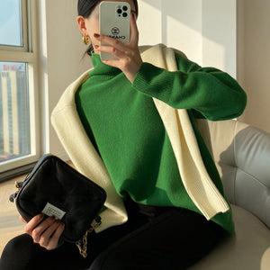 VILZSTUDIOS Chic streamlined fall sweater from VILZSTUDIOS