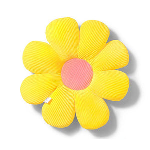VILZSTUDIOS Cushy flower-shaped pillow for stylish home decor
