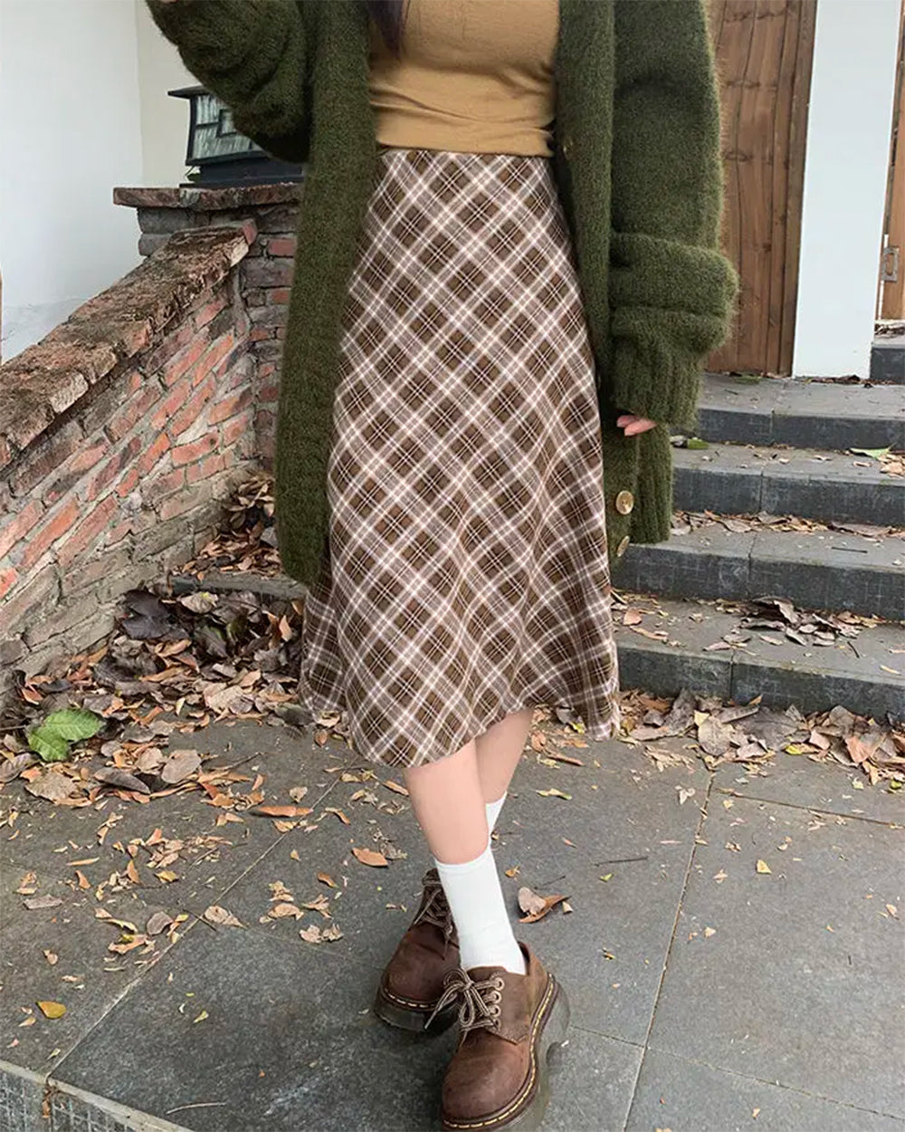 VILZSTUDIOS Plaid A-line midi skirt for trendy fashion