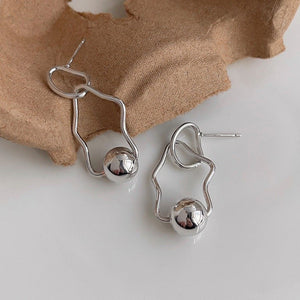 VILZSTUDIOS Minimalist abstract drop earrings made of zinc alloy
