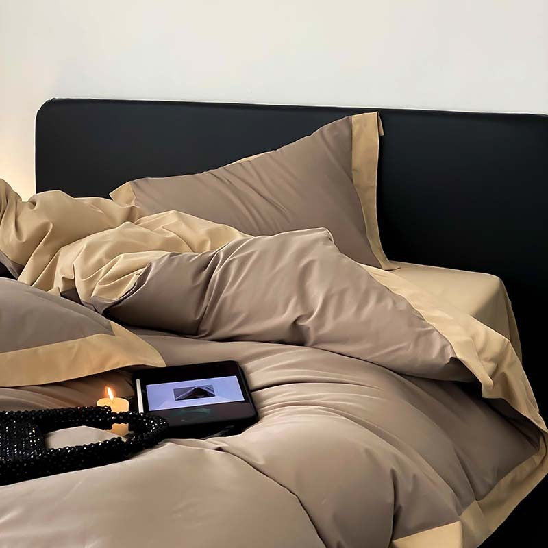 Contrast Border Bedding Set