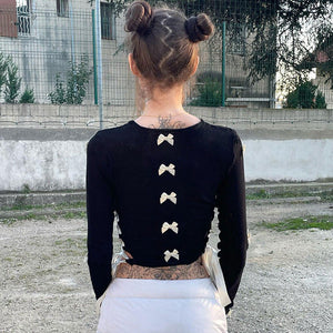 VILZSTUDIOS Stylish black long sleeve top with cut-out design