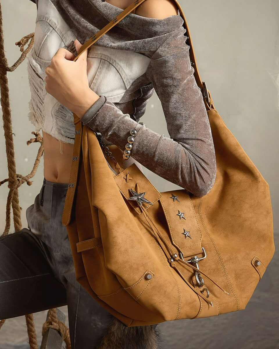 VILZSTUDIOS Stylish hobo bag with star hardware and shoulder strap