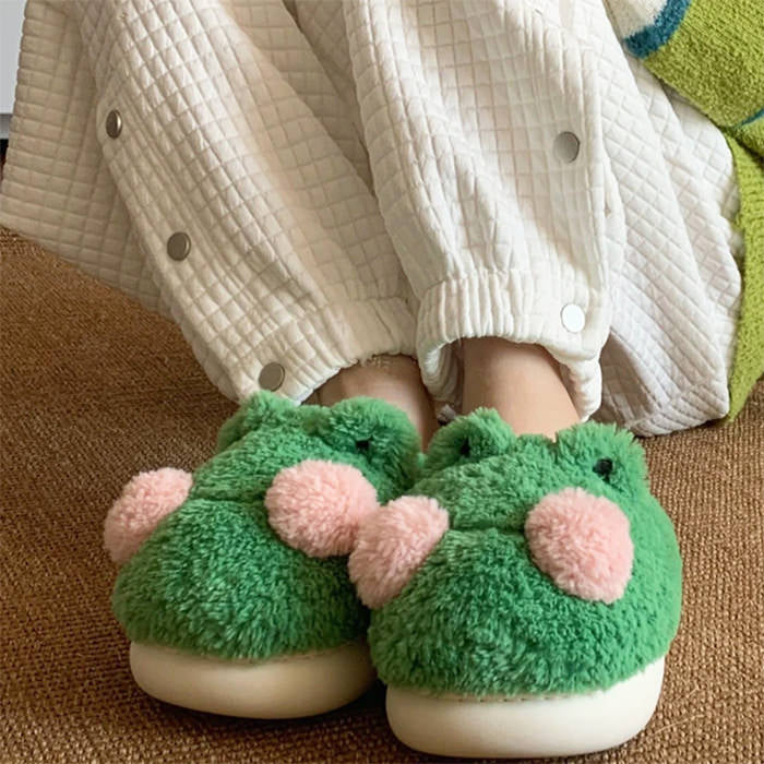 VILZSTUDIOS Cozy frog slippers made of faux fur