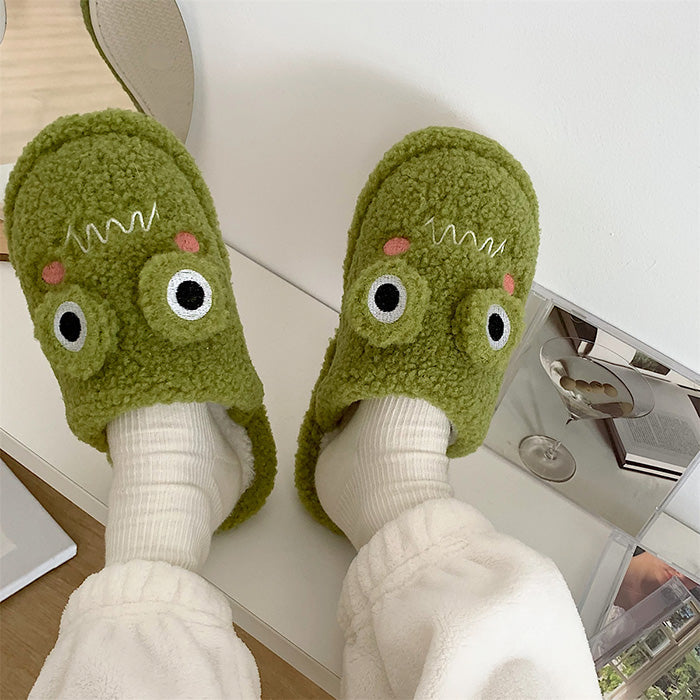 VILZSTUDIOS Cozy plush frog slippers for comfortable wear