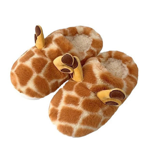 VILZSTUDIOS Cozy plush slippers in the shape of a giraffe