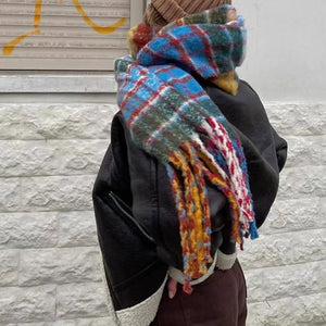 VILZSTUDIOS Plaid wool scarf for stylish warmth