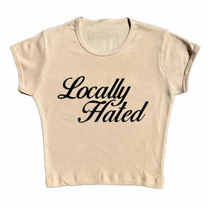 VILZSTUDIOS Stylish cropped tee with bold lettering design