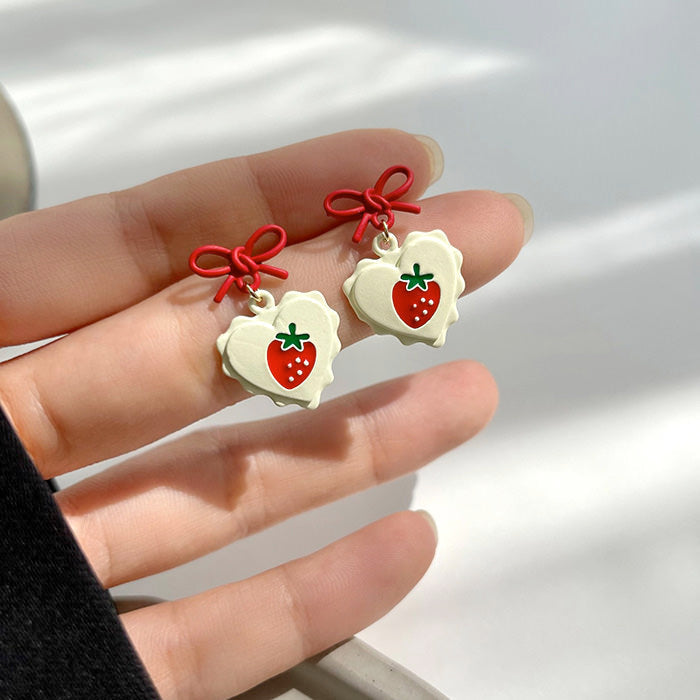 VILZSTUDIOS Cute strawberry dangle earrings for stylish accessories