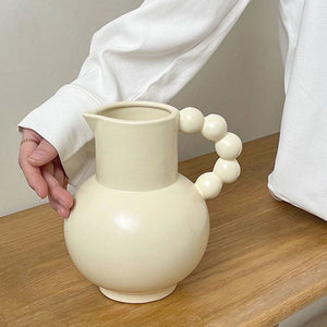 VILZSTUDIOS Decorative vase in soft pastel hues