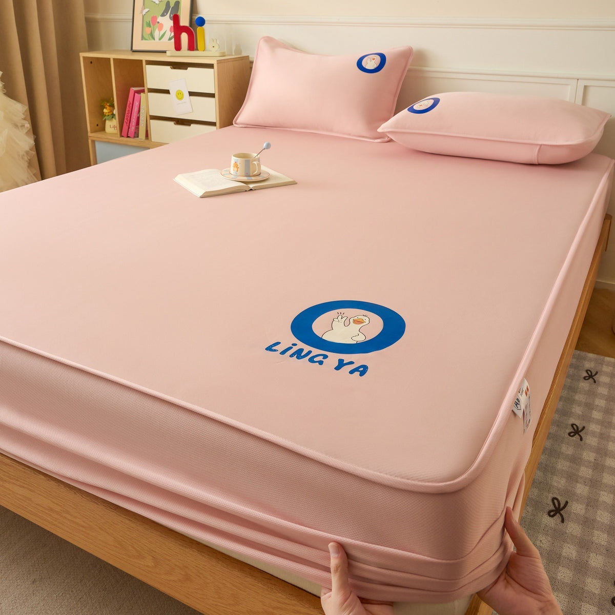 Duck Peace Sign Fitted Sheet