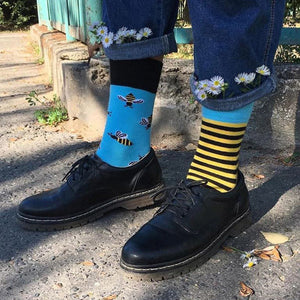 VILZSTUDIOS Eclectic bee patterned socks for streetwear style