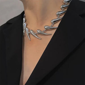 VILZSTUDIOS Stylish spike choker necklace in silver