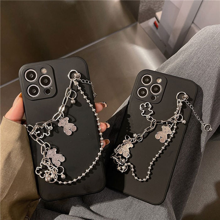VILZSTUDIOS Stylish iPhone case with chain design