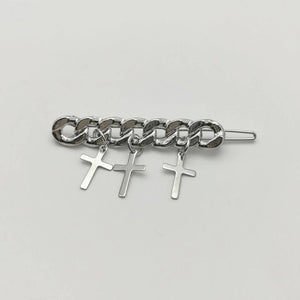 VILZSTUDIOS Fashionable hair clips for a grunge aesthetic