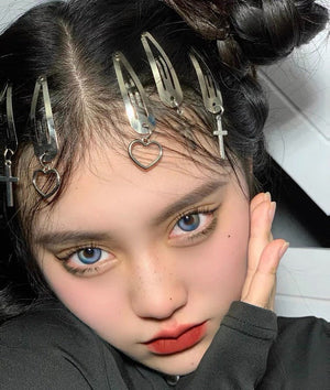 VILZSTUDIOS Fashionable hair accessory clips for styling