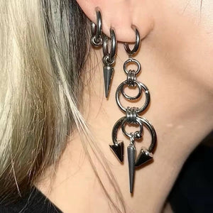 VILZSTUDIOS Edgy spike statement earrings made of zinc alloy