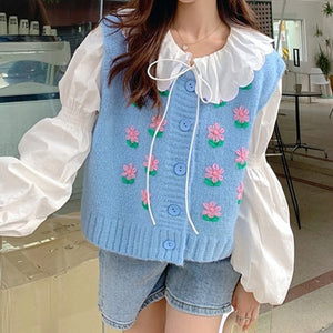 VILZSTUDIOS Floral embroidered knit vest for stylish layering