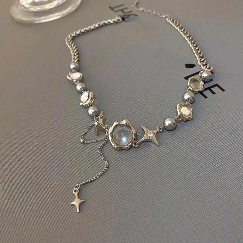 VILZSTUDIOS Aesthetic necklace with sparkling crystals
