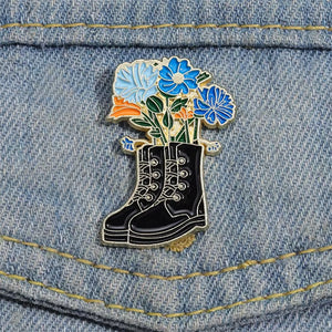 VILZSTUDIOS Floral brooch pin accessory