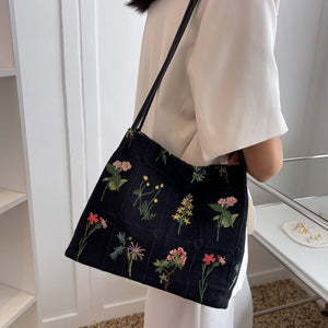 VILZSTUDIOS Floral embroidery carryall bag for stylish everyday use