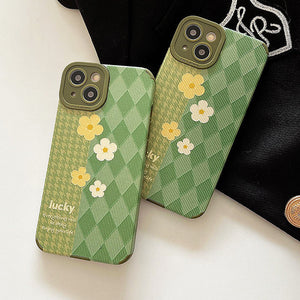 VILZSTUDIOS Floral houndstooth iPhone case design