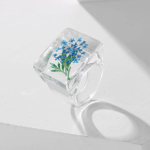 VILZSTUDIOS Floral inspired resin ring for stylish accessory