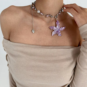 VILZSTUDIOS Floral oversized pendant choker with metallic links and pearl details