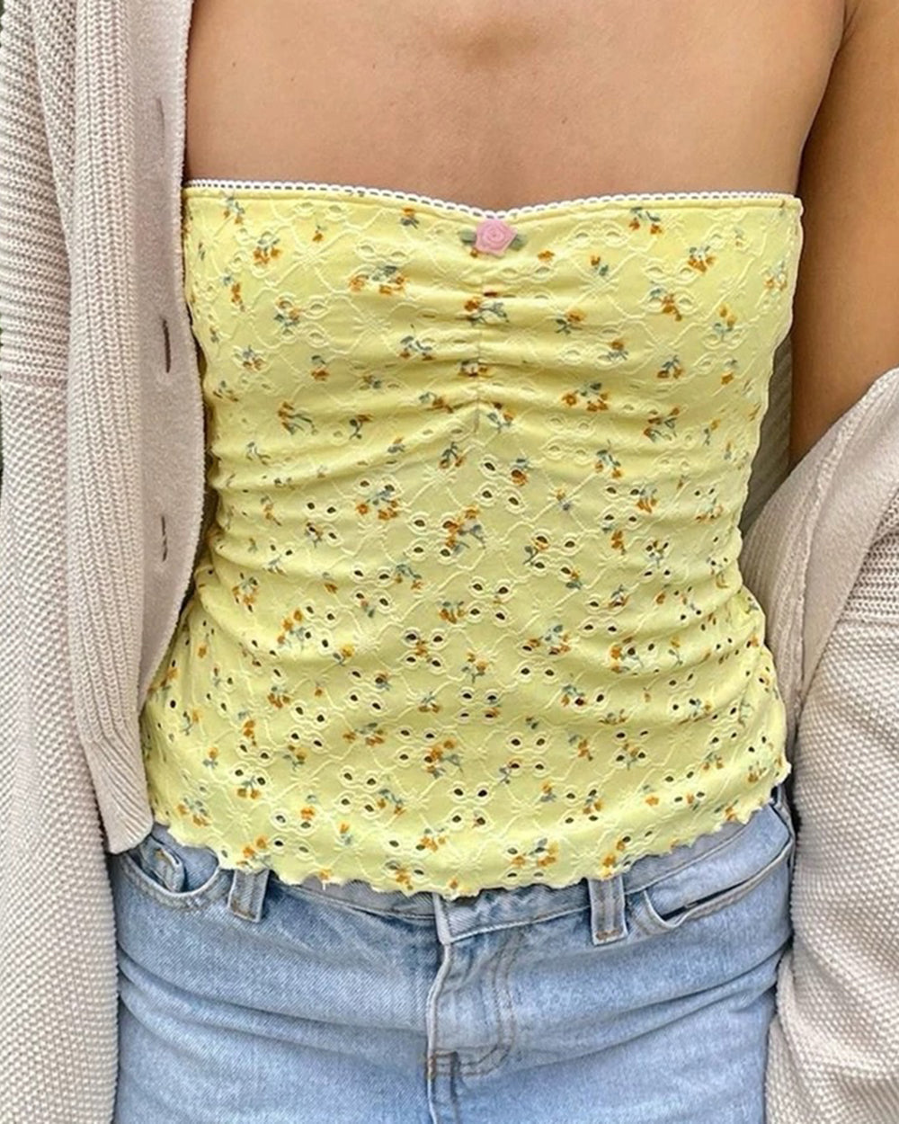 VILZSTUDIOS Floral tube top with ruched neckline and lettuce hems