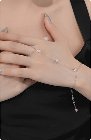 VILZSTUDIOS silver four-petal flower hand chain bracelet