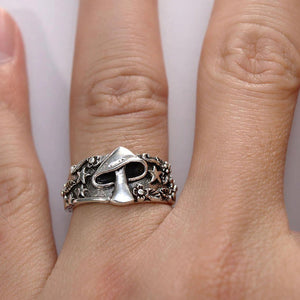 VILZSTUDIOS Unique ring design featuring a mushroom aesthetic