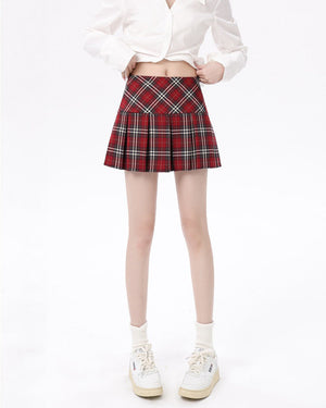 VILZSTUDIOS Grunge inspired pleated plaid skirt from VILZSTUDIOS