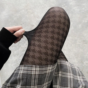 VILZSTUDIOS Houndstooth patterned tights for stylish outfits