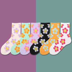 VILZSTUDIOS Stylish floral socks with a smiley design