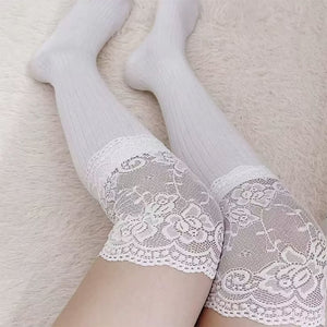 VILZSTUDIOS Stylish knee high socks with lace detailing