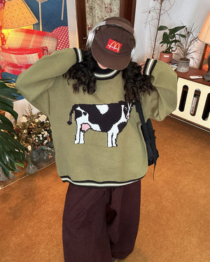 VILZSTUDIOS Stylish knit sweater with cow print design