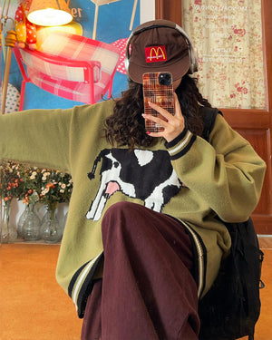 VILZSTUDIOS Stylish knit sweater with cow print design